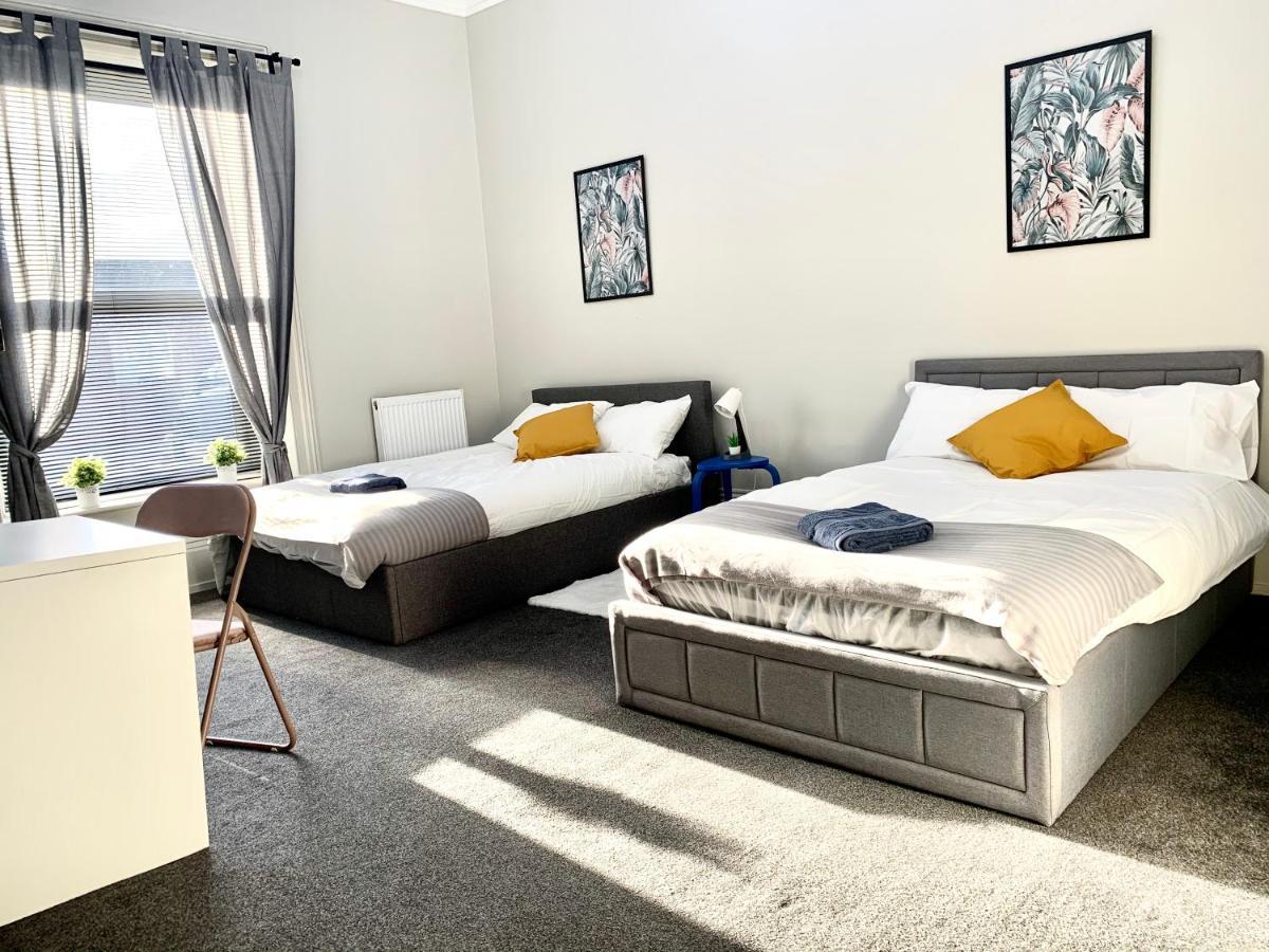 Free, Large Car Park Apartment 韦克菲尔德 外观 照片