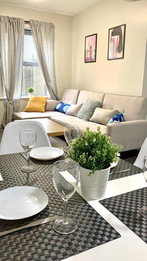 Free, Large Car Park Apartment 韦克菲尔德 外观 照片